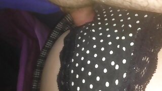 Симпатична брюнетка домашнє порно фото красуня Надя Ноель демонструє свої шикарні смаколики
