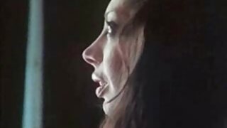 Чарівна мініатюрна азіатка Ніколен підставляє голову і секс відео домашне отримує Активний стусан ззаду