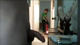 Дві пишногруді чорняві лесбіянки догоджають один одного порно домашне відео гарячим кунілінгусом